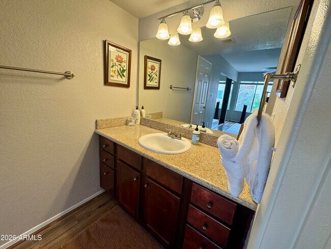 Foto del edificio - 3600 Hayden Rd