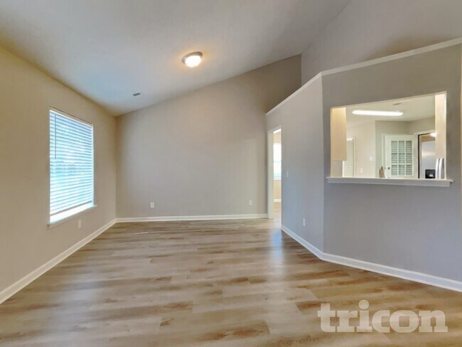 Foto del edificio - 911 Bentley Dr