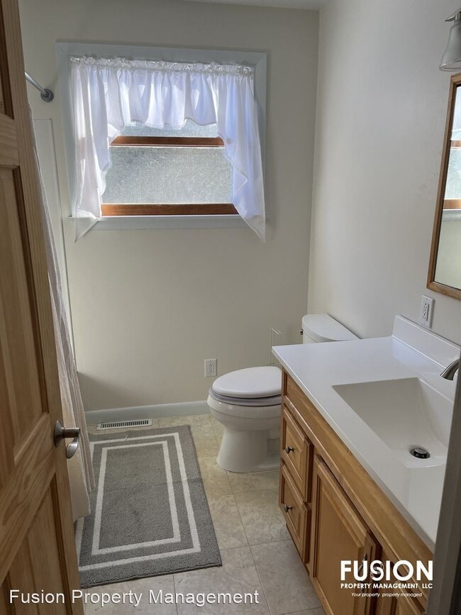 Building Photo - 4 br, 2 bath House - 265 Shore Rd