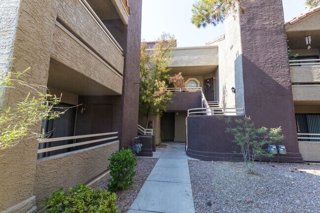 Building Photo - Now Available for Rent 2 Bedroom at Vizcaya