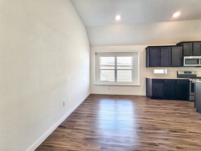 Building Photo - 610 Hereford Lp
