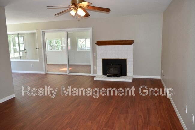 Building Photo - 1546 Arnheim Ct