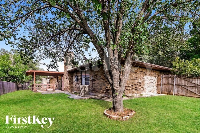 Foto del edificio - 3944 Misty Meadow Dr