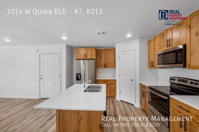 Foto del edificio - Brand New 3 Bedroom 2 Bath Apartment - Fib...