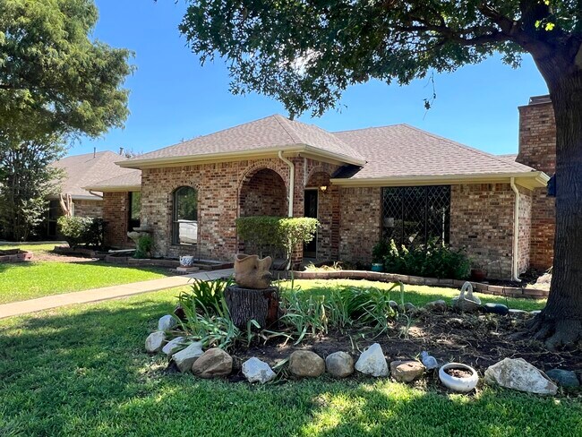 Building Photo - 505 Rustic Pl