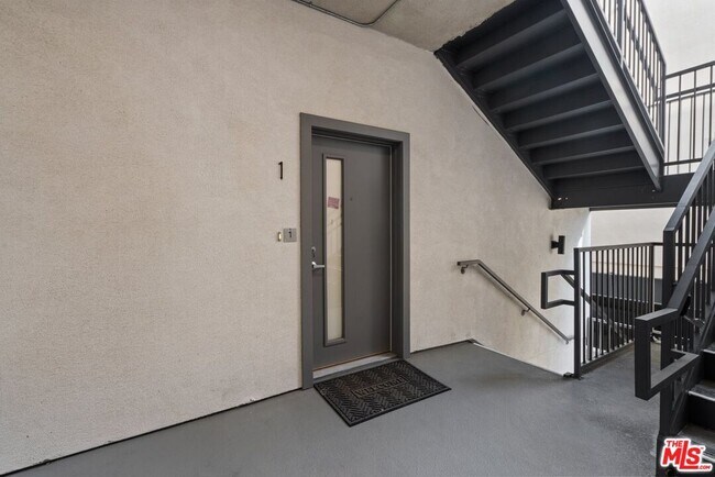 Foto del edificio - 5114 Cahuenga Blvd