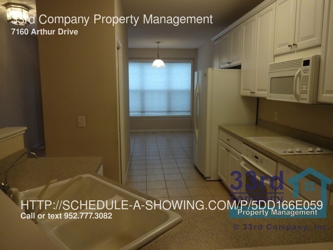 Building Photo - Townhome in Wyndam Ponds of Woodbury!