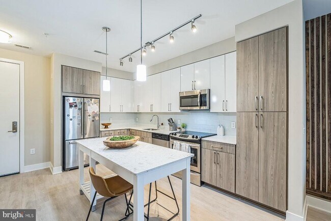 Foto del edificio - 145 Riverhaven Dr