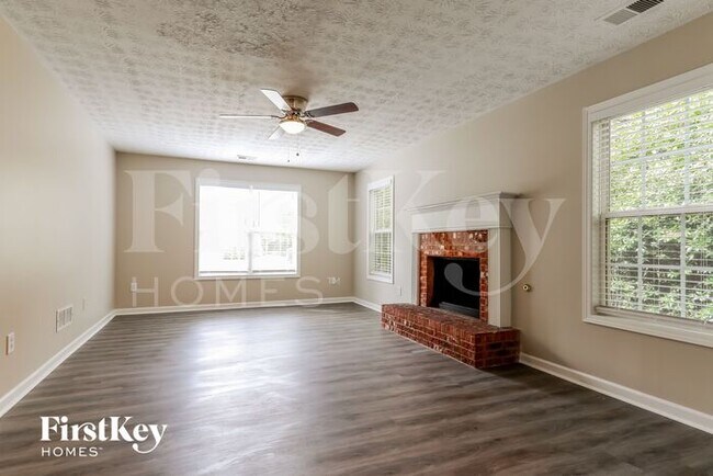 Foto del edificio - 121 Lake Valley Dr SW