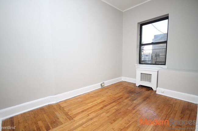 Building Photo - 587 1st Ave