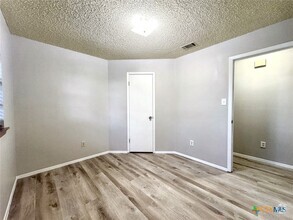 Building Photo - 501 Ridge Dr