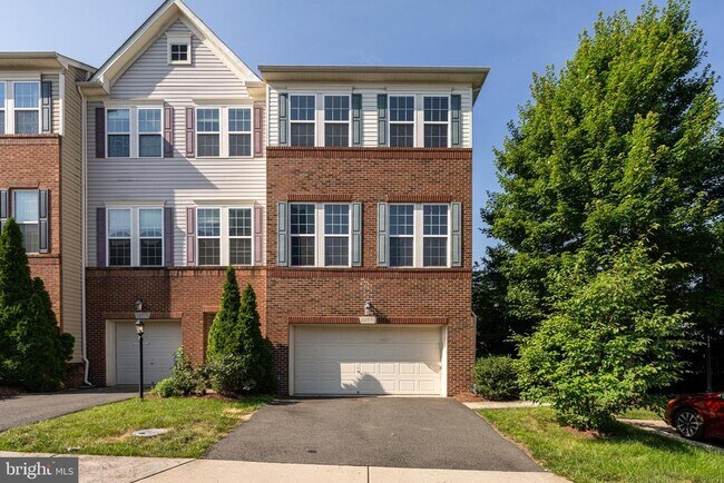 Foto del edificio - 22571 Highcroft Terrace