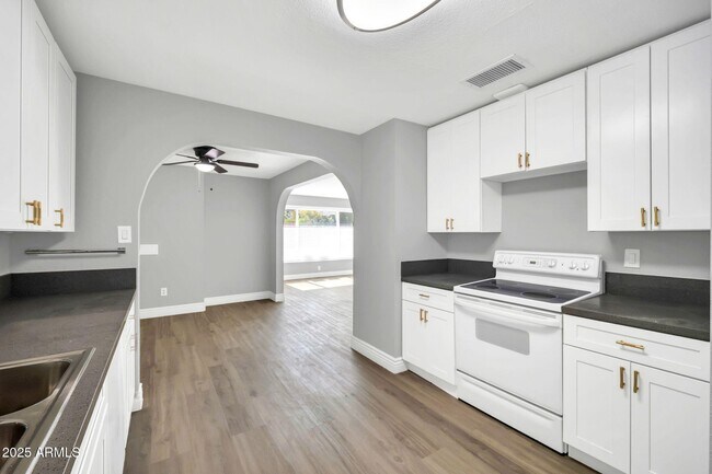 Foto del edificio - 7039 N 15th St