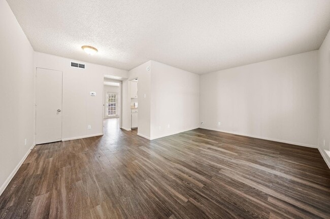 Building Photo - 2314 Parker Ln