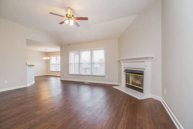 Building Photo - 5333 Roxborough Pass