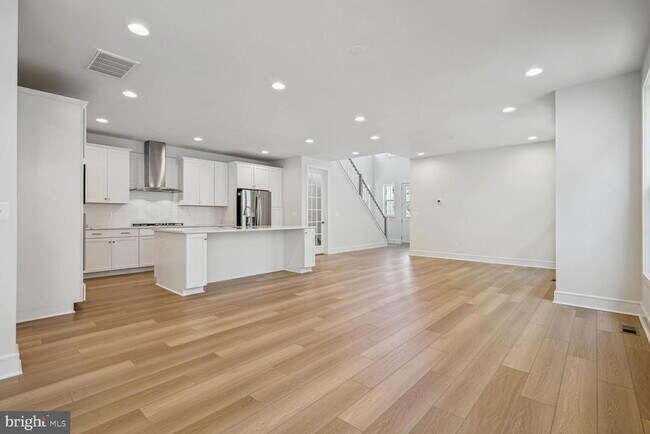 Foto del edificio - 23115 Glenwood Hts Cir