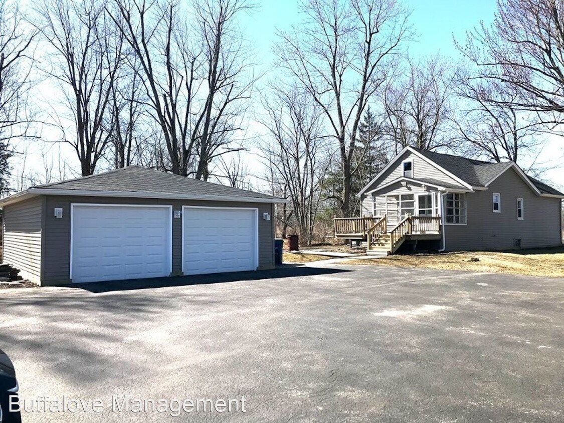 Primary Photo - 4 br, 1.5 bath House - 875 New Rd
