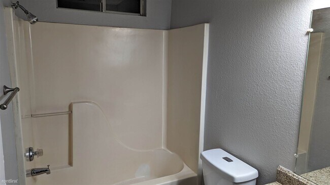Building Photo - 3 br, 2 bath House - 3836 Carver Place