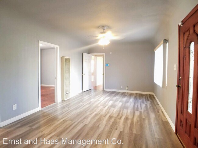 Building Photo - 3 br, 2 bath House - 301 S. Acacia Ave.