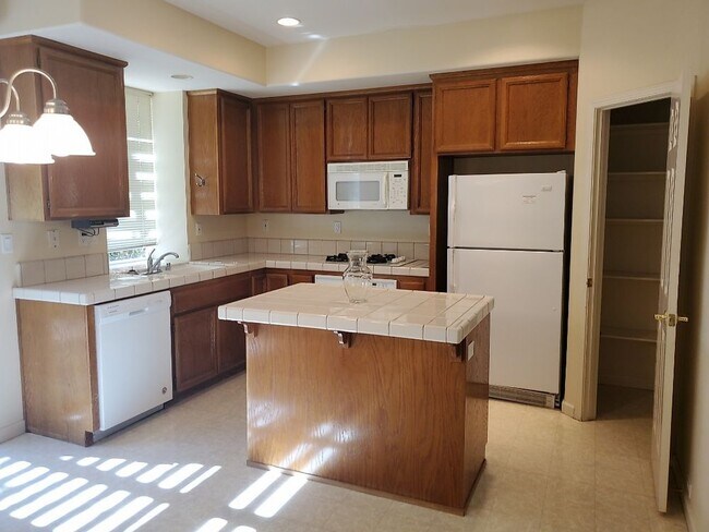 Building Photo - Coveted Single Story Beauty in the Parkway