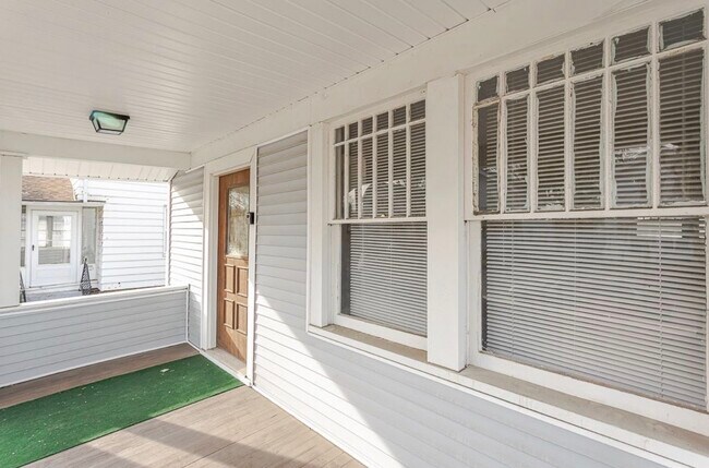 Foto del edificio - 3725 Leybourn Ave