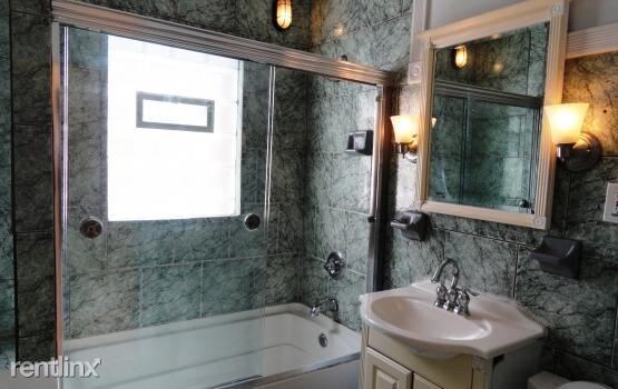 Building Photo - 4 br, 1.5 bath House - 2443 E Outer Dr