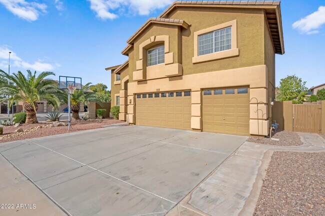 Foto del edificio - 2684 E Birchwood Pl