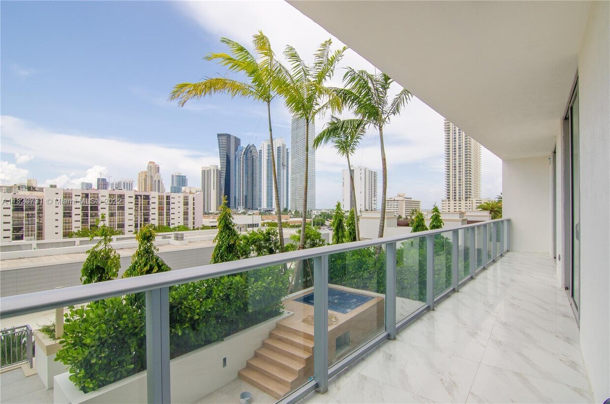 Primary Photo - 300 Sunny Isles Blvd