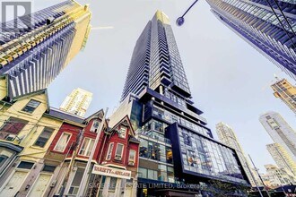 Building Photo - 290 Adelaide St W