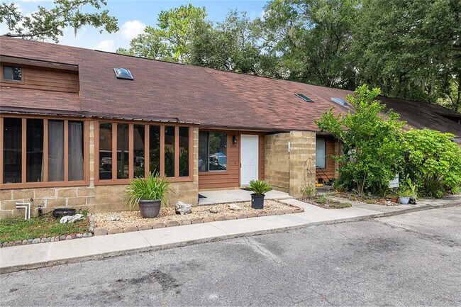 Foto del edificio - 4724 SW 67th Terrace