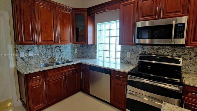 Foto del edificio - 1340 NW 167th Ave