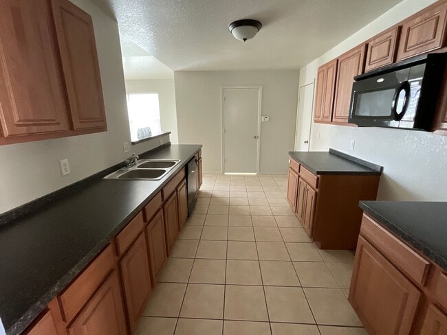 Foto del edificio - 5517 Del Creek Rd