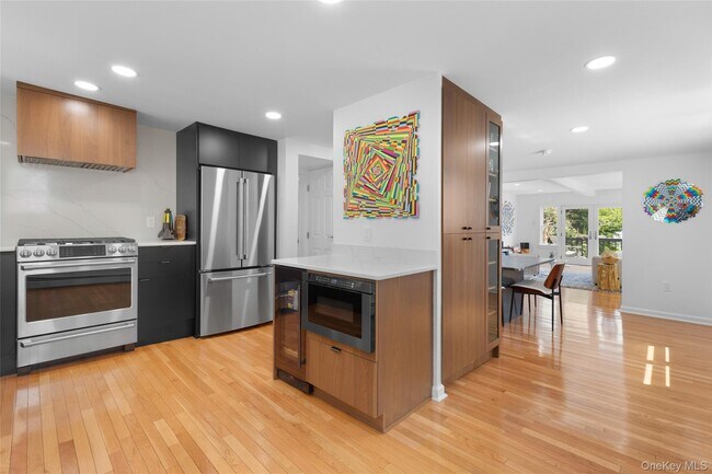 Building Photo - 595 Piermont Ave