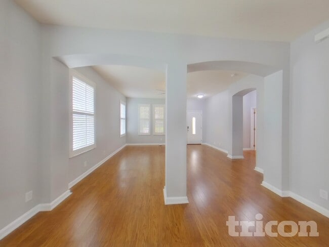 Building Photo - 204 Addington Dr