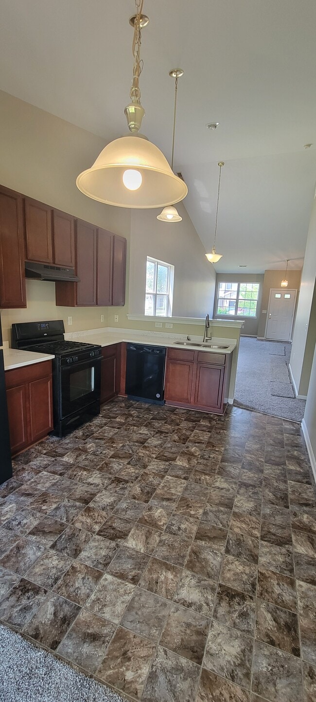 Kitchen - 7601 E 112th Ave