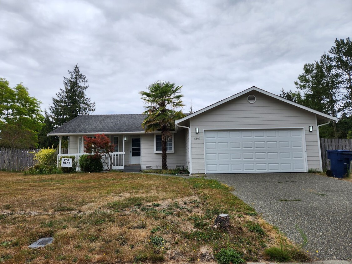 Primary Photo - South Marysville 3 bedroom Rambler with fe...