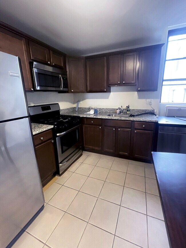 Foto del edificio - 1825 Fairmount Ave