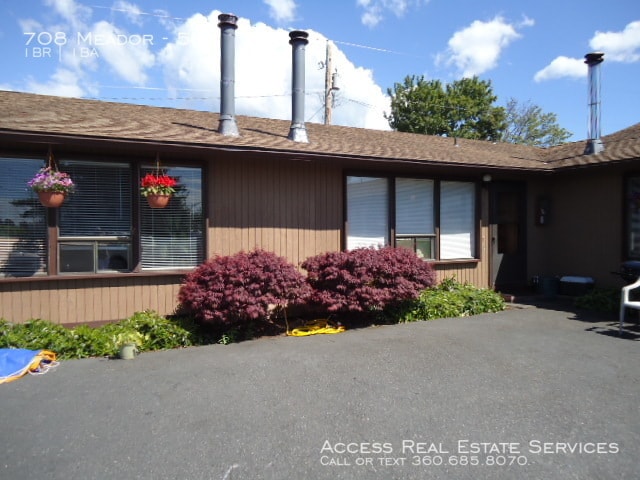 Building Photo - 708 Meador Ave