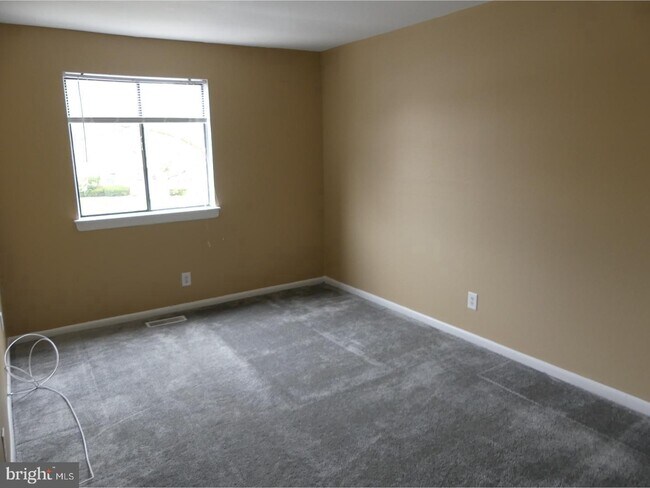 Building Photo - 1601 Chelmsford Cir