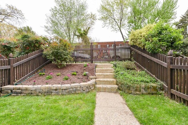 Foto del edificio - 629 S Henry St