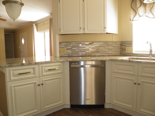 Foto del edificio - 810 Gibson Rd