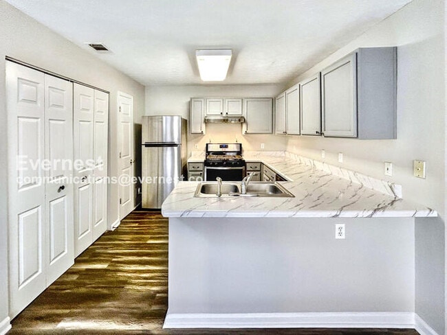 Foto del edificio - 2060 Lexington Ln