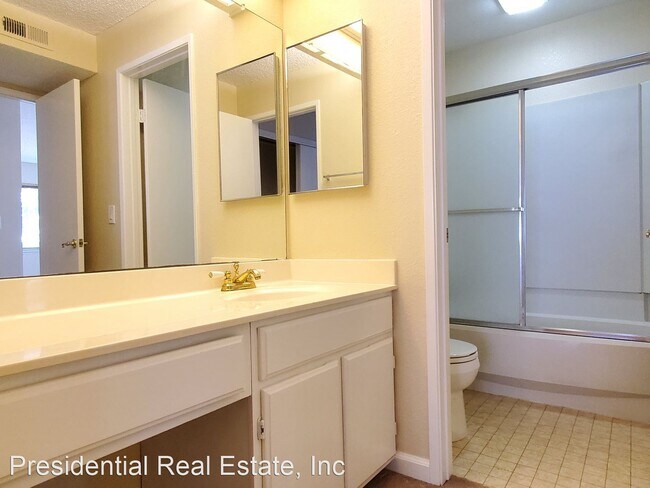Building Photo - 715 San Conrado Terrace