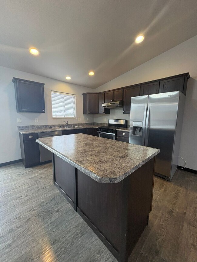 Foto del edificio - MODERN 3 BEDROOM IN ELKS CROSSING