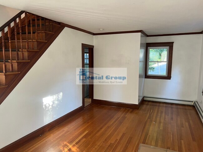 Building Photo - 16 Iroquois Rd