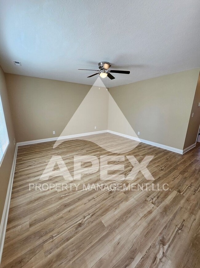 Building Photo - AVALON TOWNHOMES – LIKE NEW - 2 Bd/2.5 Ba ...