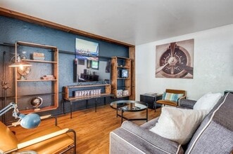 Building Photo - 4810 McKinney Ave