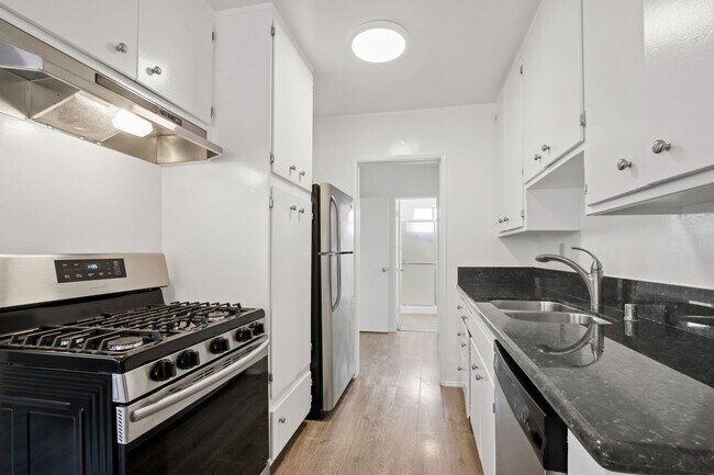 Foto del edificio - 1449 Princeton St