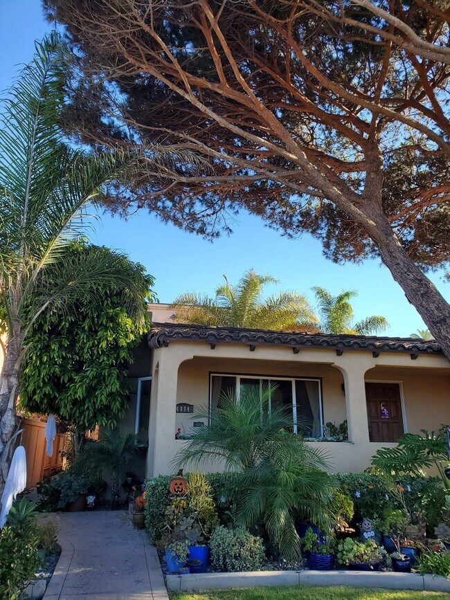 Foto del edificio - 4886 Coronado Ave