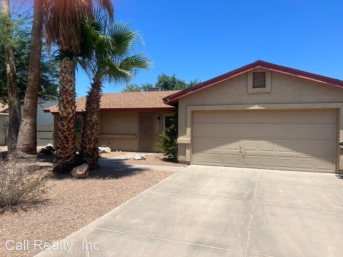 Foto principal - 3 br, 2 bath House - 744 E Appaloosa Road